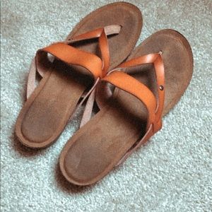 Red-brown strapy sandals